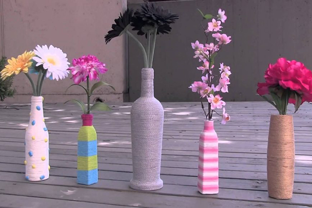 Những chiếc bình hoa thủy tinh được trang trí rất đa dạng