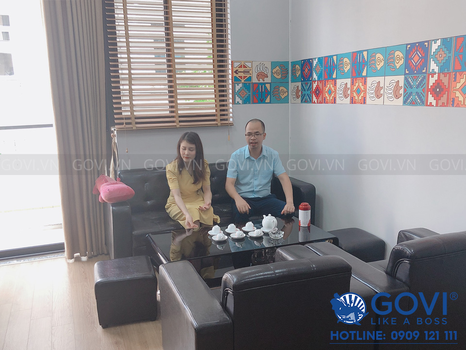 Ghế sofa da màu đen mang đến sự sang trọng tối đa cho phòng lãnh đạo