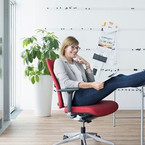 Tìm hiểu 6 công dụng tuyệt vời của đệm lưng ghế văn phòng
