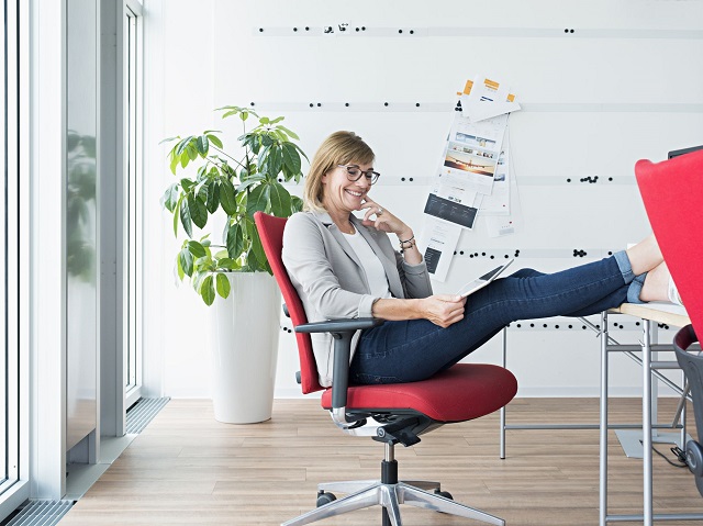 Miếng lót lưng ghế văn phòng tạo cảm giác dễ chịu nâng cao hiệu suất công việc