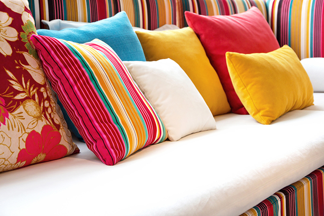 Tùy thuộc vào sở thích và không gian, bạn cần lựa chọn màu sắc hợp lý để căn phòng của bạn được hài hòa hơn