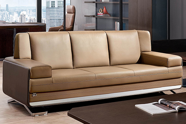 Sofa da nâu màu nâu sáng, tối hài hòa sang trọng, lịch sự, có thể sản xuất theo yêu cầu khách hàng. Thiết kế kiểu đáng đơn giản, thanh lịch phong cách hiện đại.