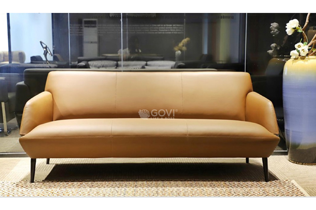 Sofa da nâu sang trọng, lịch sự, có thể sản xuất theo yêu cầu khách hàng. Thiết kế tỉ mỉ, tinh tế mang đến sự sang trọng cho không gian.