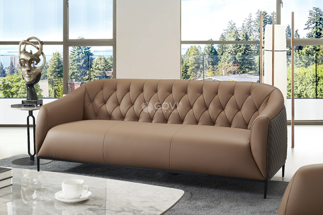 Sofa da nâu được thiết kế với kiểu dáng thanh lịch, phong cách hiện đại tôn lên vẻ đẹp của không gian tiếp khách.