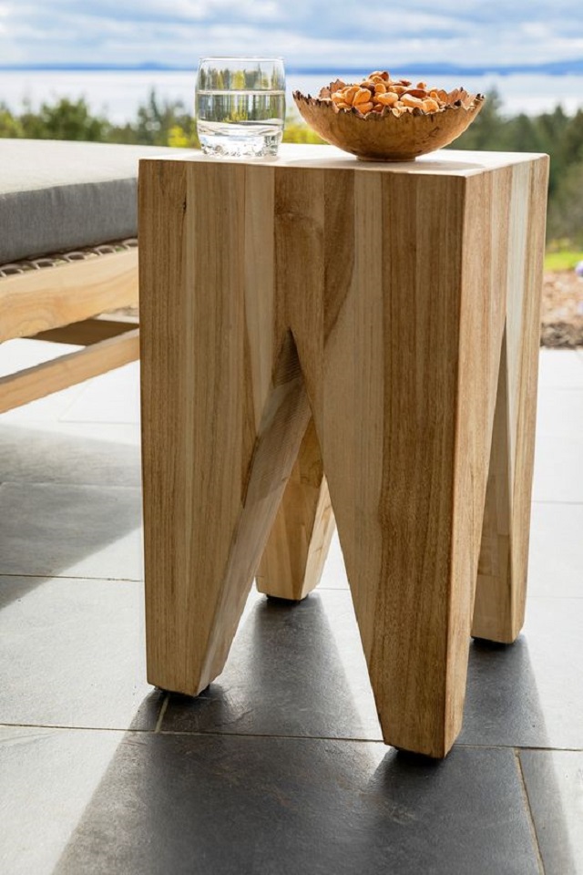 Ghế đôn bằng gỗ cách điệu mang vẻ đẹp độc đáo sang trọng