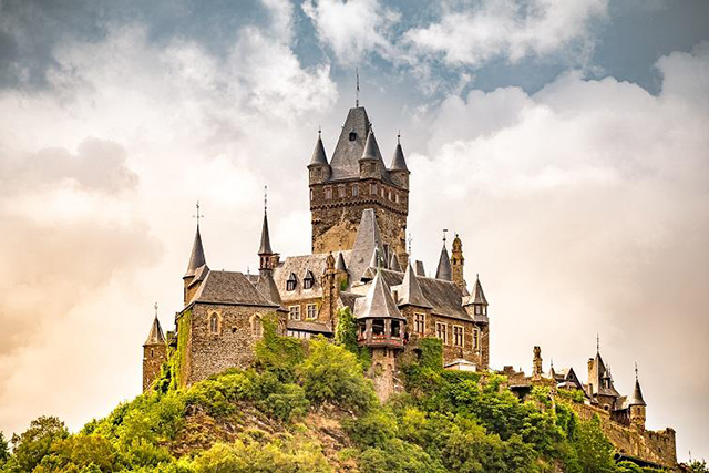 Lâu đài Burg Rheinstei được mệnh danh là lâu đài đẹp nhất ở Đức
