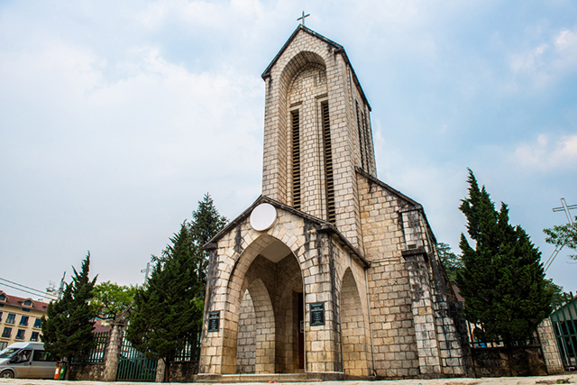 Nhà thờ đá tại Sapa, Lào Cai được coi là một dấu ấn kiến trúc cổ toàn vẹn nhất của người Pháp còn sót lại