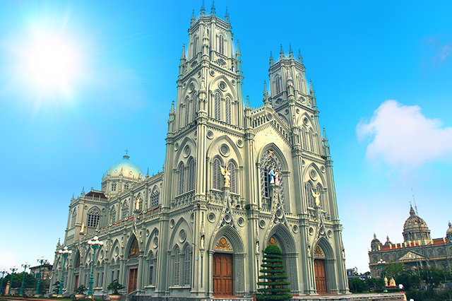 Vương Cung Thánh Đường Đức Mẹ Vô nhiễm Nguyên tội là nhà thờ gothic lớn nhất Việt Nam