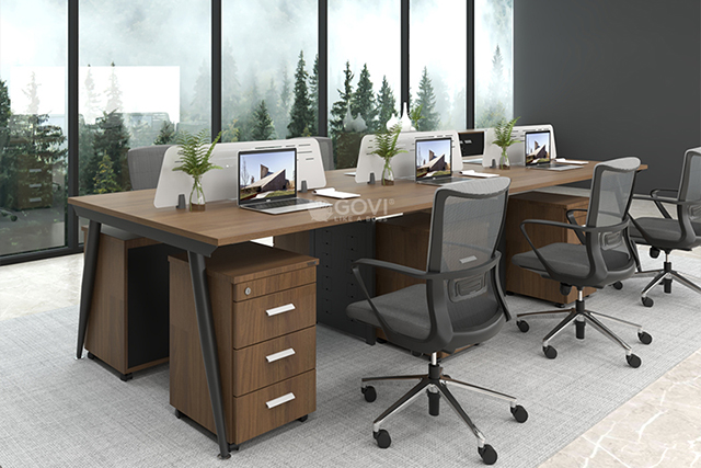 Chân bàn nhân viên Govi được làm bằng chất liệu sắt sơn tĩnh điện mang đến vẻ đẹp nhẹ nhàng, chuyên nghiệp cho không gian văn phòng