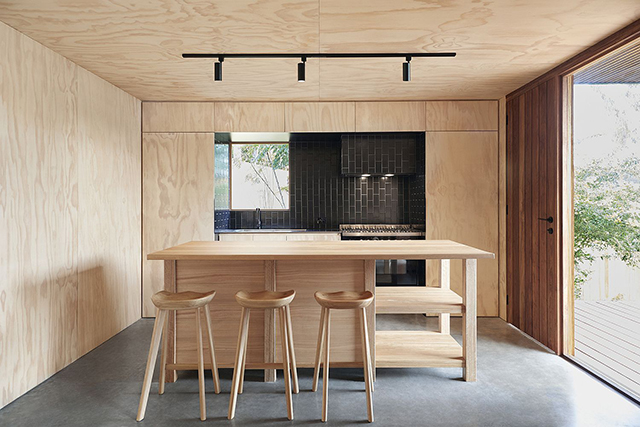 Gỗ Plywood được ứng dụng làm ốp tường, ốp trần, bàn ghế có tính thẩm mỹ cao