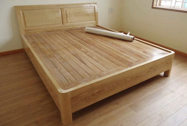 Chiếc giường được làm từ loại gỗ này có độ bền cao, phù hợp với khí hậu Việt Nam.