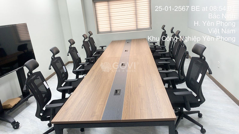 Phòng họp nhân viên với sự “có mặt” của ghế xoay Felix 6206A-2 và bàn Eos ECH01