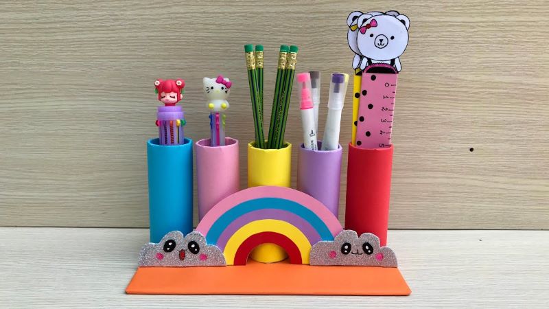 Lõi giấy vệ sinh làm hộp đựng bút