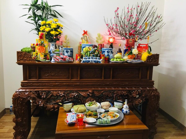 Trang trí bàn thờ ngày Tết
