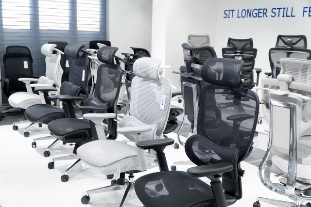 Thiết kế tựa lưng ghế công thái học ôm sát