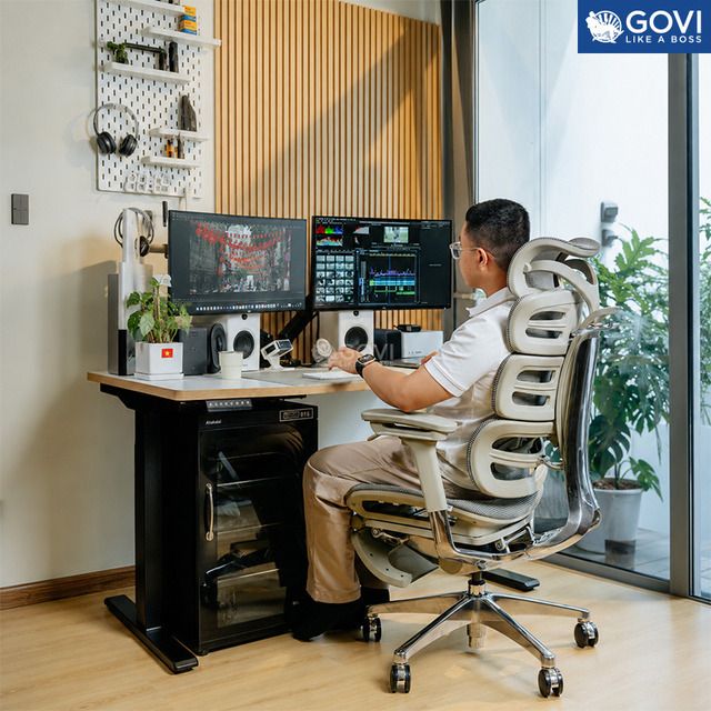 Sử dụng ghế công thái học ngồi làm việc